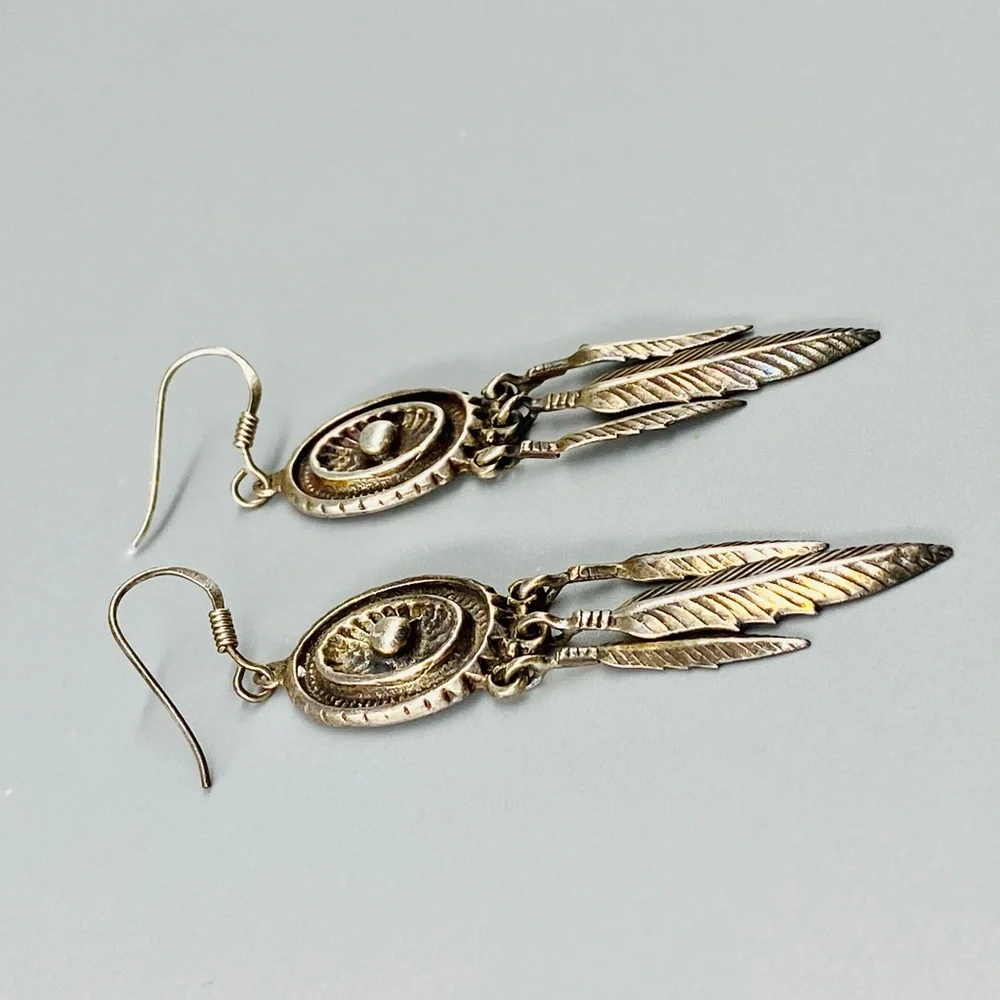 Vintage Sterling Silver Earrings Southwest Style with Shield & Feathers - Picture 4 of 10
